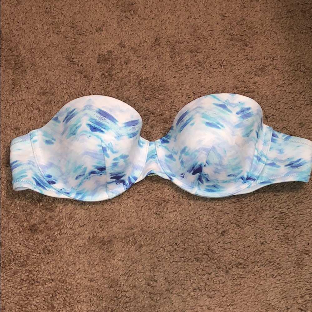 Victoria’s Secret- bikini top